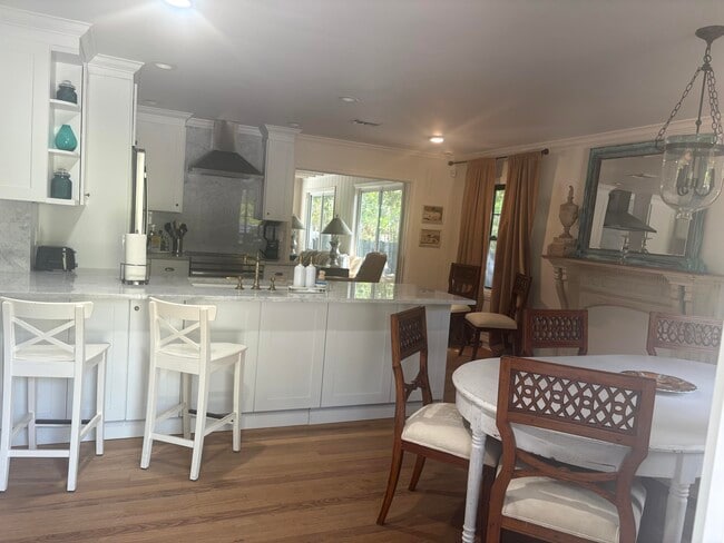 Photo - 240 Almeria Rd