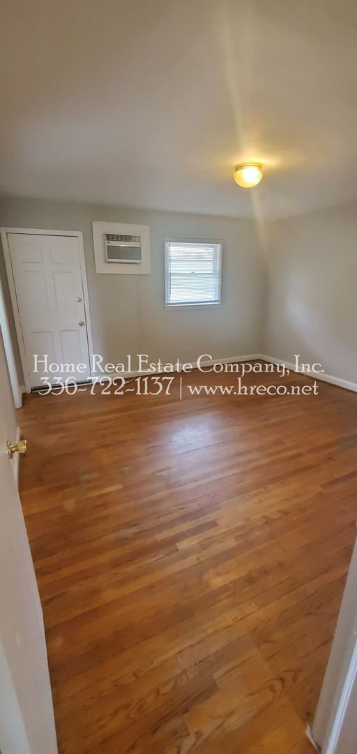 Photo - 4170 James St Unidad 8