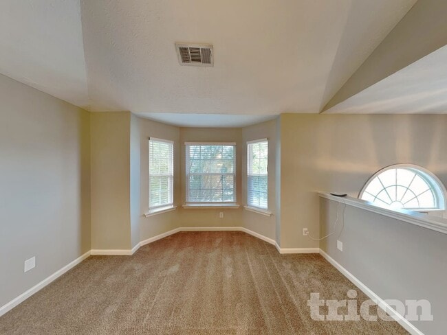 Photo - 1420 Buckingham Pl