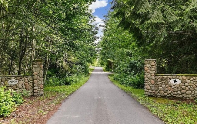 Photo - Beautiful house in Maple View Meadows.