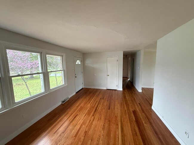 211 Bourn Ave