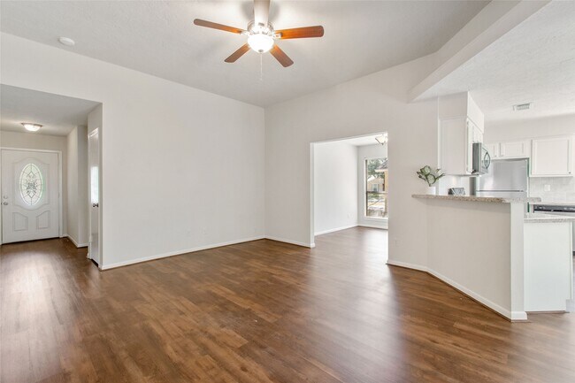 Photo - 75 Fallshire Dr
