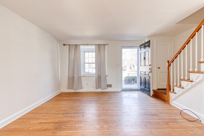 Photo - 1623 Hardwick Rd