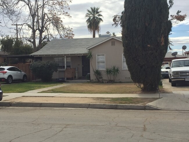 Building Photo - Nice and Cozy Home in Bakersfield For Rent!