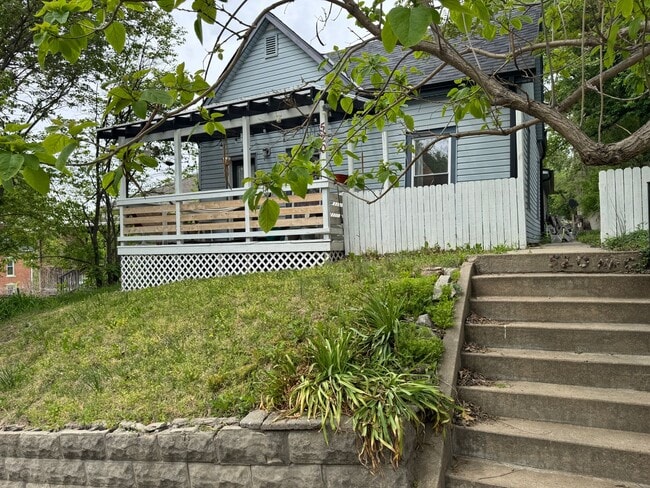 Building Photo - 520 Ave C