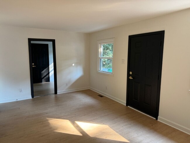 Photo - 1522 Effingham Rd