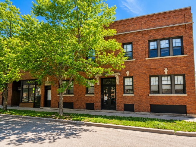 Building Photo - 2991 N Lawndale Ave Unit 1