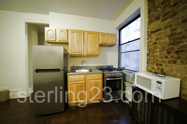 Photo - 2353 28th St Apartments Unit 2F