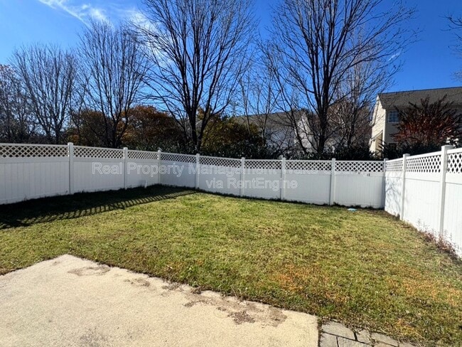 Photo - 338 Luke Meadow Ln