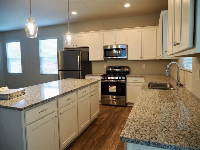 Photo - 30 Laurel Dr E