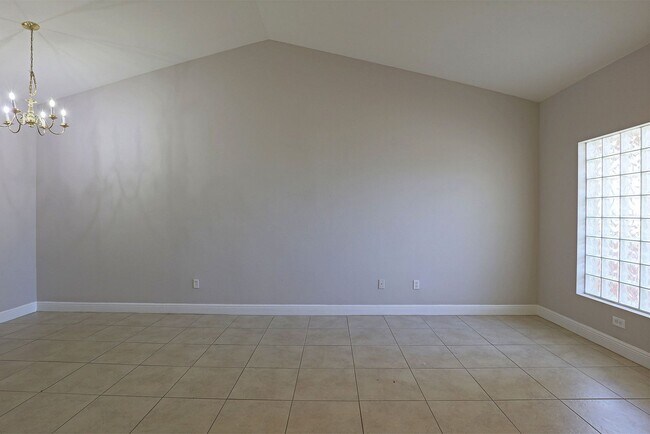 Photo - Villas at Venezia 4172-203 Unidad 4172 Castilla Circle, 203