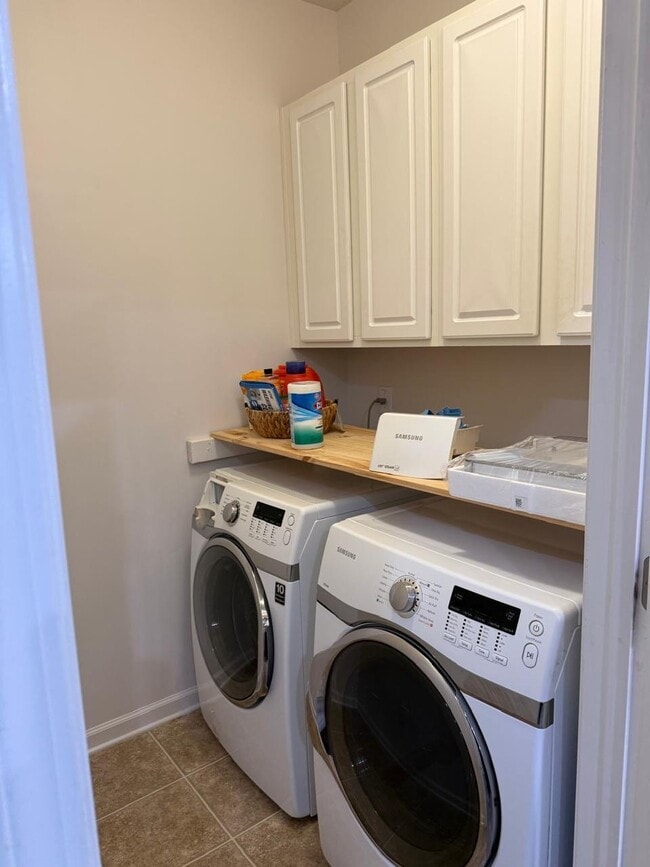 Photo - 2124 Greencrest Cir