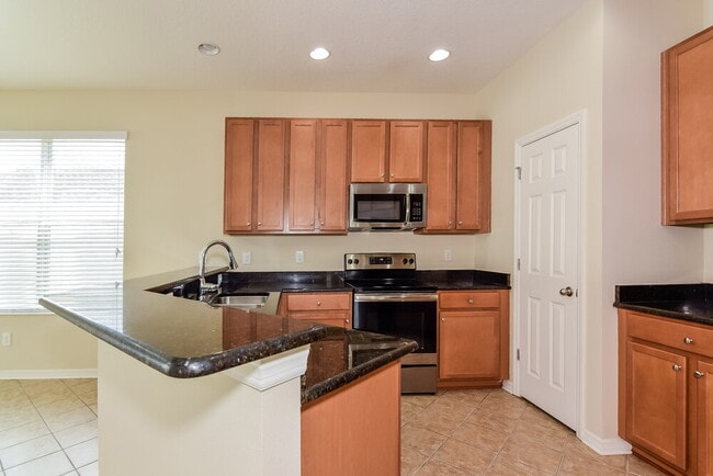 8322 Deerland Bluff Ln
