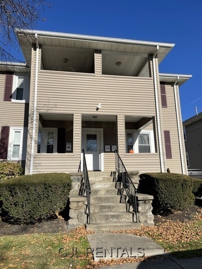 Building Photo - 376 Crescent St Unit 1