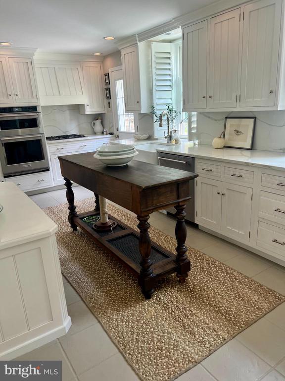 Photo - 1002 Crest Rd