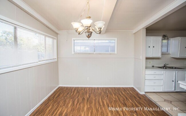 Photo - 4419 44th St