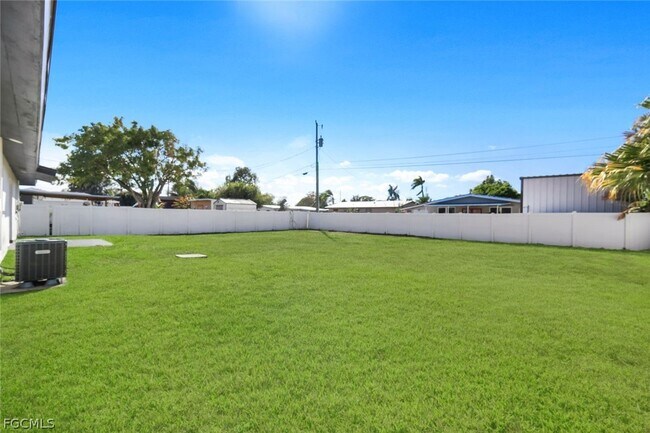 Photo - 1389 Pine Ave