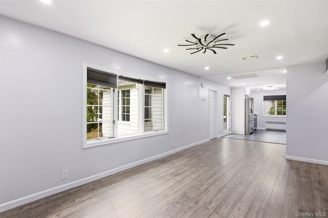 21 Sherrard St