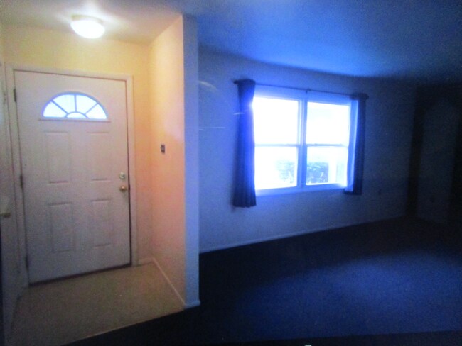 Photo - 733 Acadia Rd