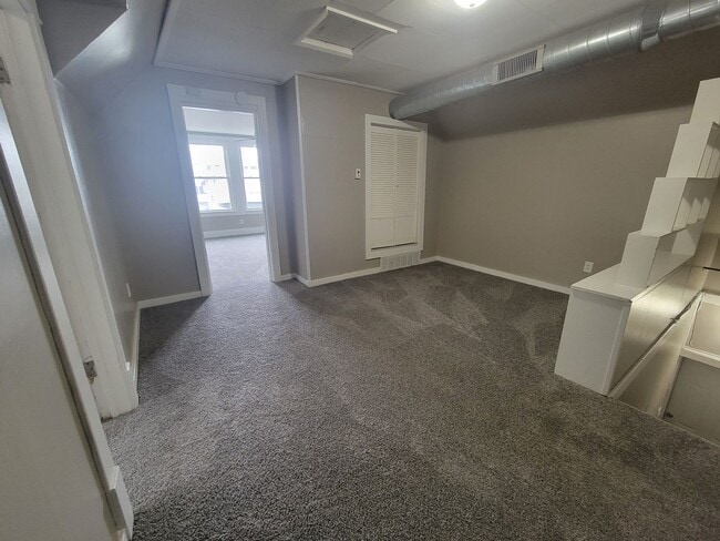 Photo - 605 41st St Unit Upper