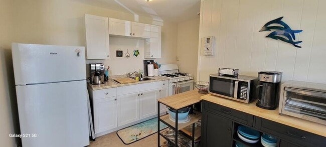 Photo - 485 Waianuenue Ave Unit Apt. 215