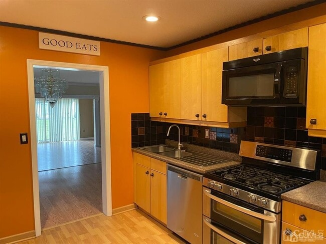 Photo - 11 Bristol Dr