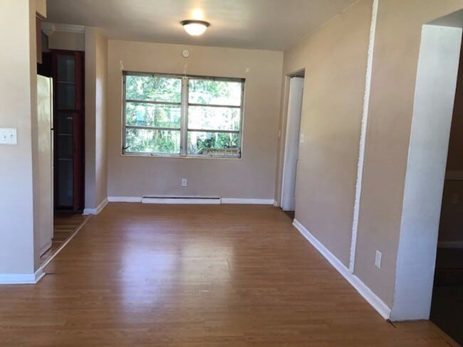 Photo - 4 Bed 1 Bath Home | Pet Friendly | Washer ...