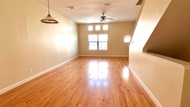 Photo - 2710 Hullsmith Dr Unidad 1203