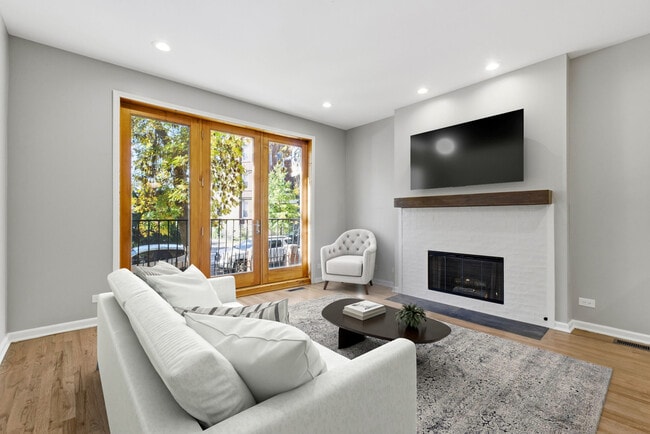 Photo - 943 N Leavitt