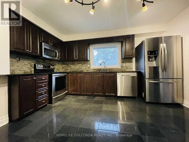 Photo - 909 Ferndale Crescent