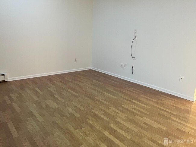 Photo - 66 Netherwood Cir
