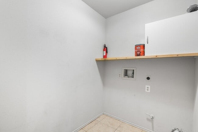 Photo - 934 Holly Hall Dr