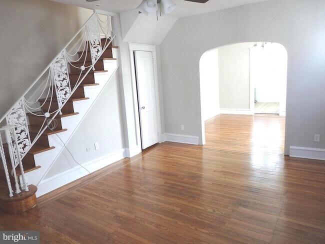 Photo - 129 S Eagle Rd