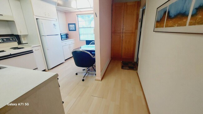 Photo - 2001 Yarmouth Dr Unit 2001