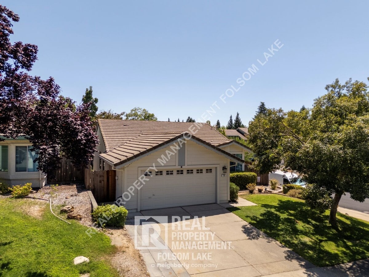Photo - 118 Whiting Way