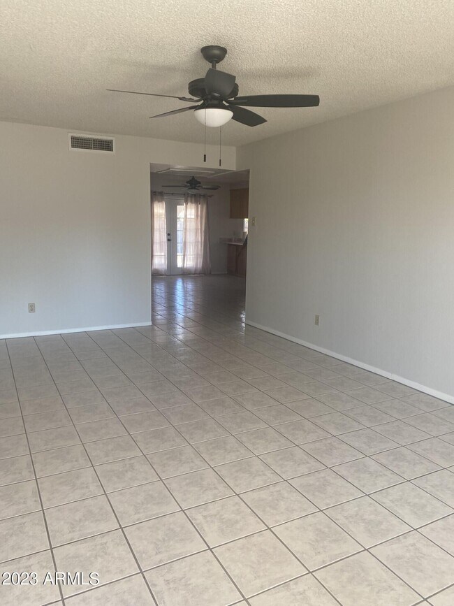 Photo - 524 W Riviera Dr