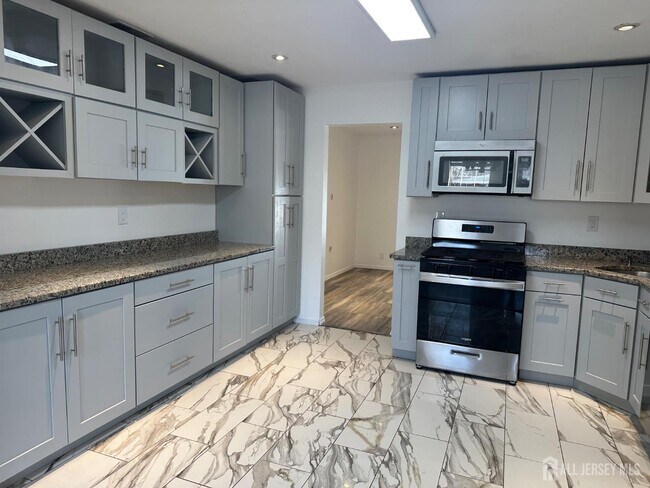 Photo - 402 Rittenhouse Ct