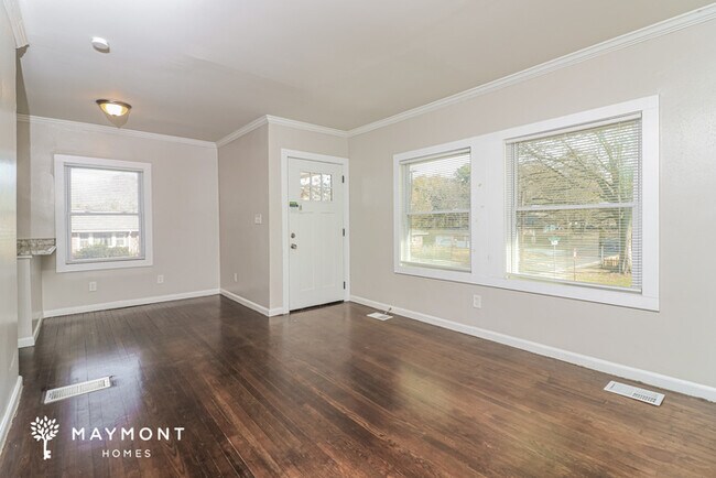 Photo - 1381 Benteen Way SE