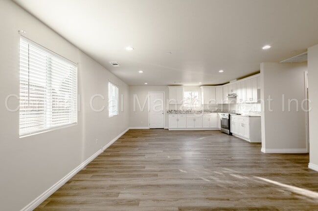 Photo - 541 Walker St Unit Apt B