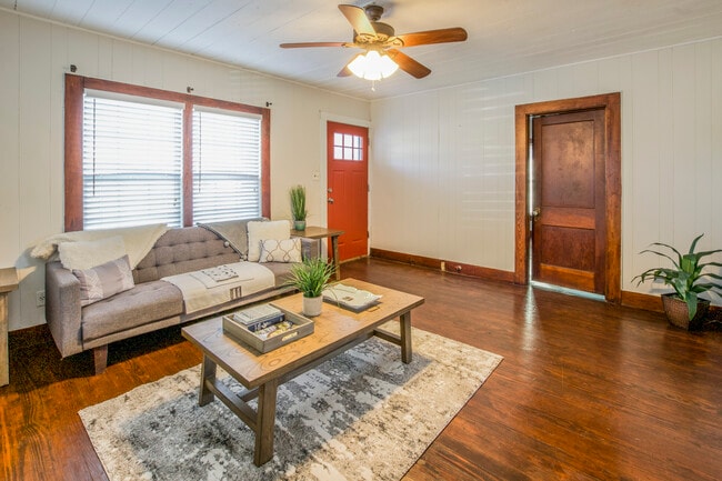 Photo - 1500 E Main St