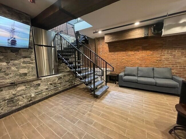 Photo - 1028 Commonwealth Ave Unidad 104