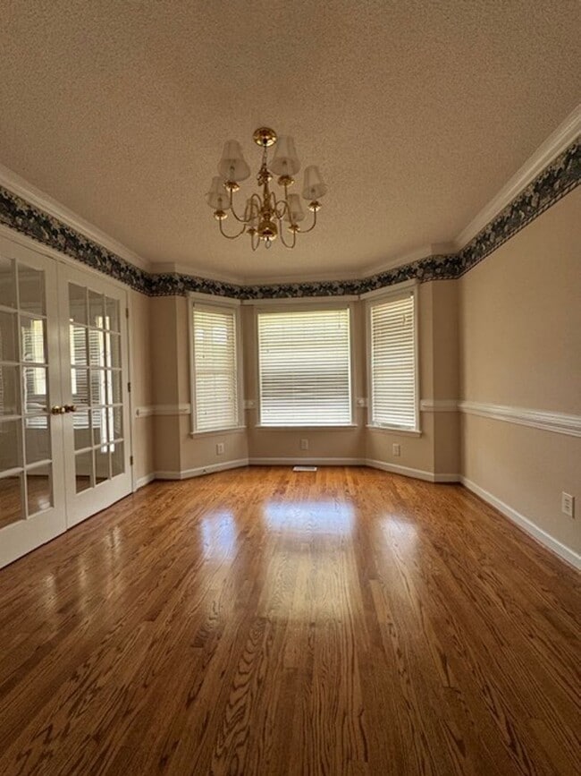Photo - 135 Adler Ln