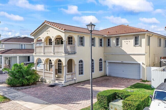 Building Photo - 14045 SW 278th St Rental