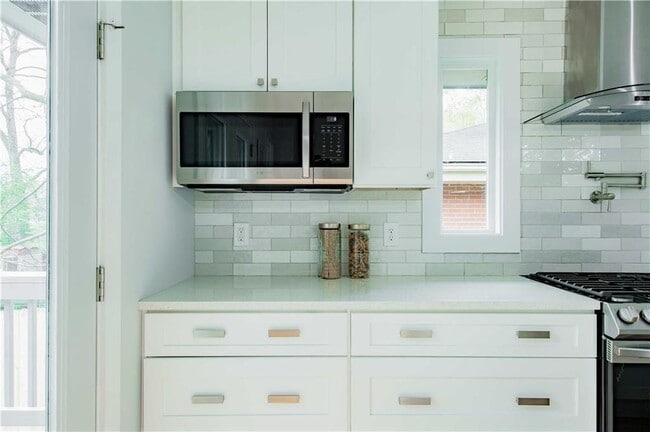 Photo - 259 Mellrich Ave NE