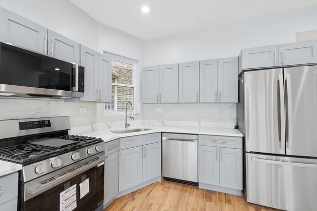 Photo - 4918 N Spaulding Ave