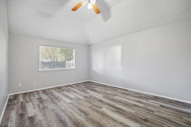 Photo - 15939 Beechnut St