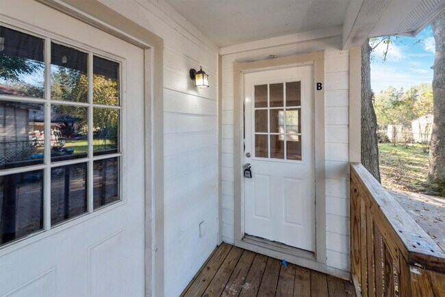 Photo - 1728 Connorvale Rd
