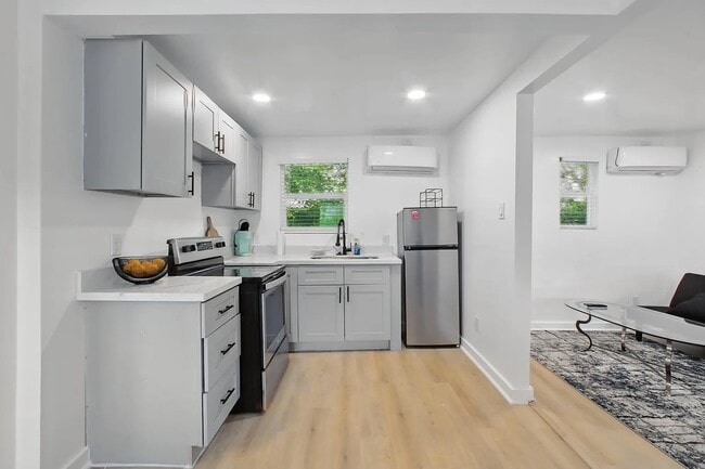 4705 Pease St Unit B Room 2