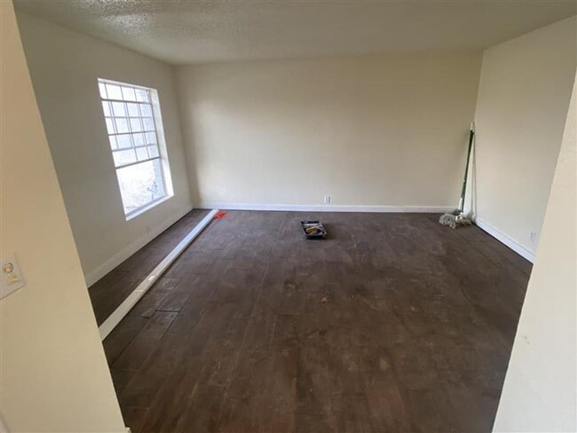 Photo - SPACIOUS 3/2.5 TOWN HOME
