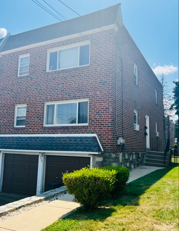 Building Photo - 1332 Faunce St